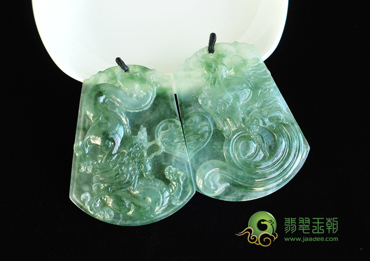 冰种飘花缅甸翡翠龙凤牌挂件