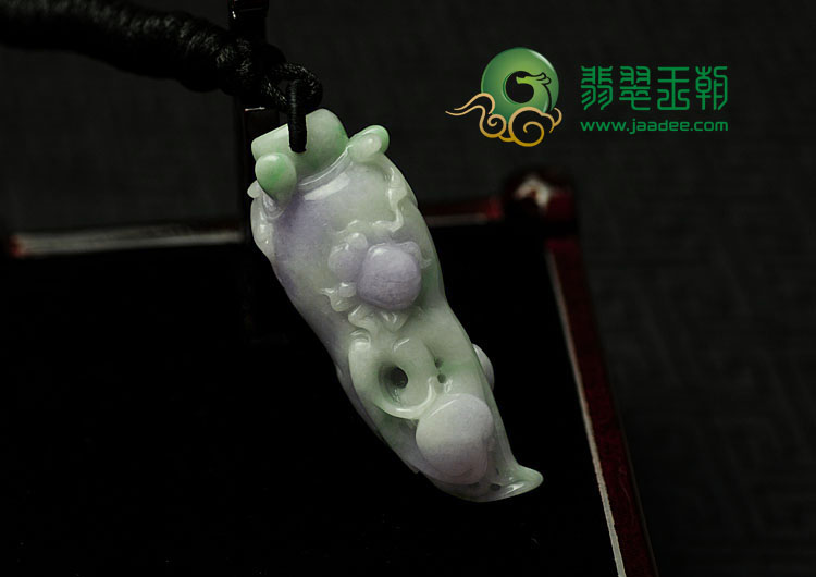 细糯种春带彩缅甸翡翠人生如意挂件