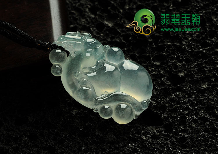 玻璃种淡晴水略飘花缅甸翡翠福禄寿挂件