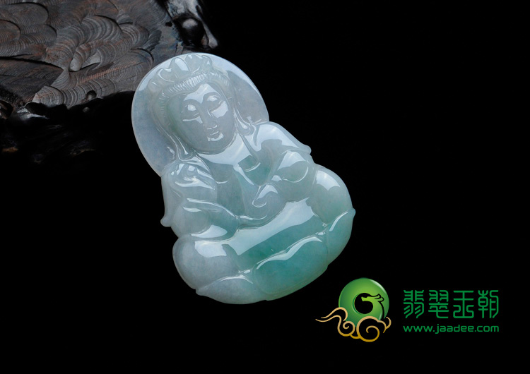 糯冰种豆色缅甸翡翠观音挂件