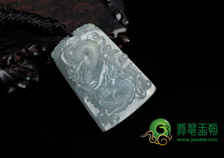冰种晴水略带黄翡缅甸翡翠龙牌挂件