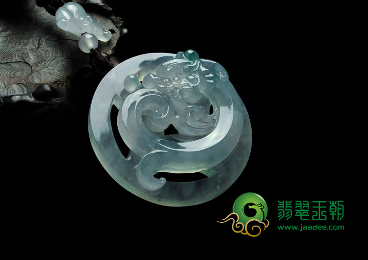 冰种飘花缅甸翡翠龙牌挂件