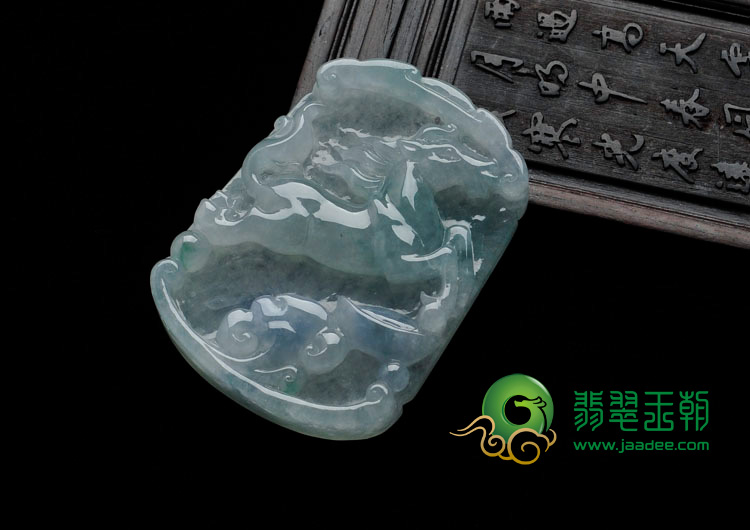冰种春带彩缅甸翡翠“一马当先”挂件