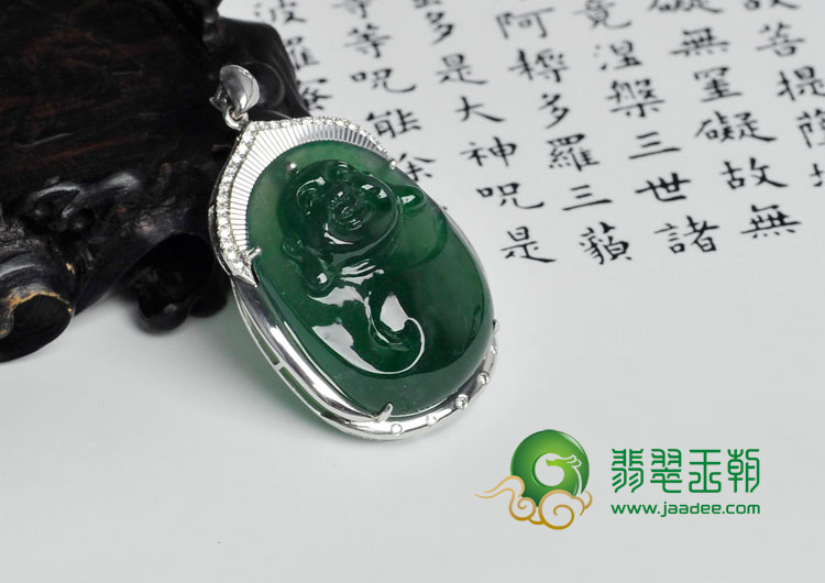 冰种油青缅甸翡翠包白金玉佛胸坠（真钻）