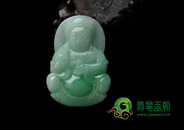 糯冰种翠色缅甸翡翠观音挂件