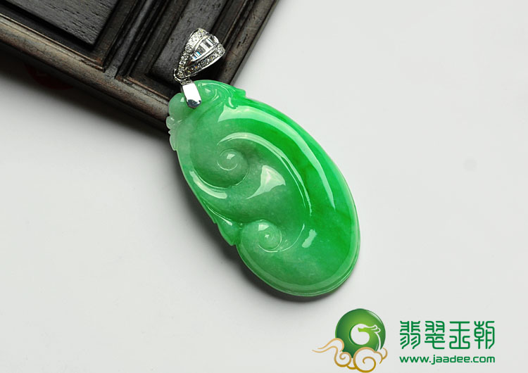 糯冰种翠色满绿缅甸翡翠如意挂件