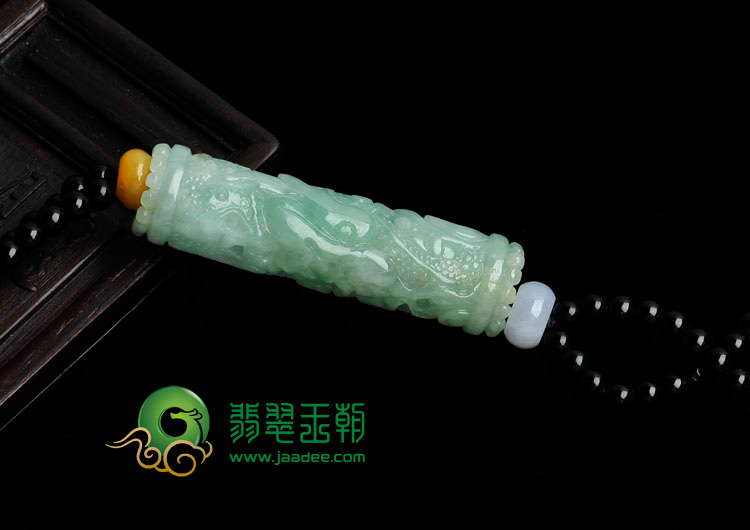 冰种晴水缅甸翡翠龙柱挂件