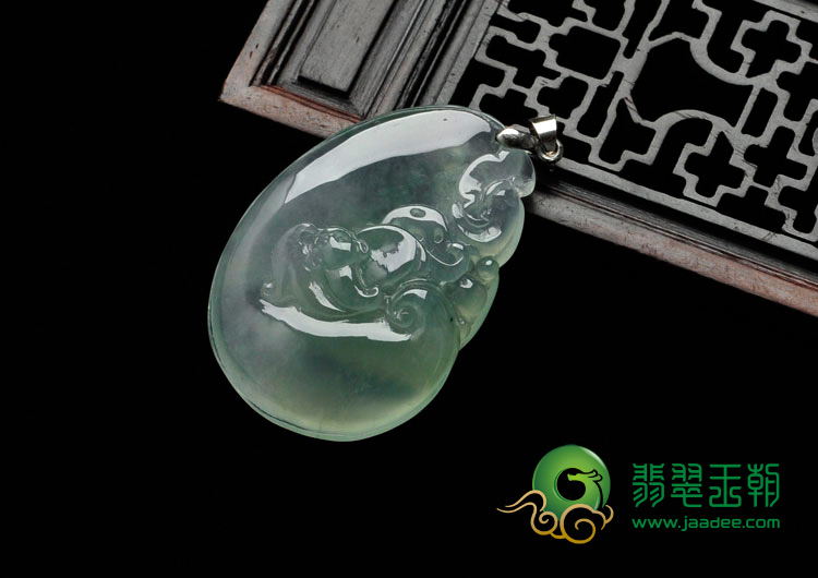 冰玻种晴水缅甸翡翠如意挂件