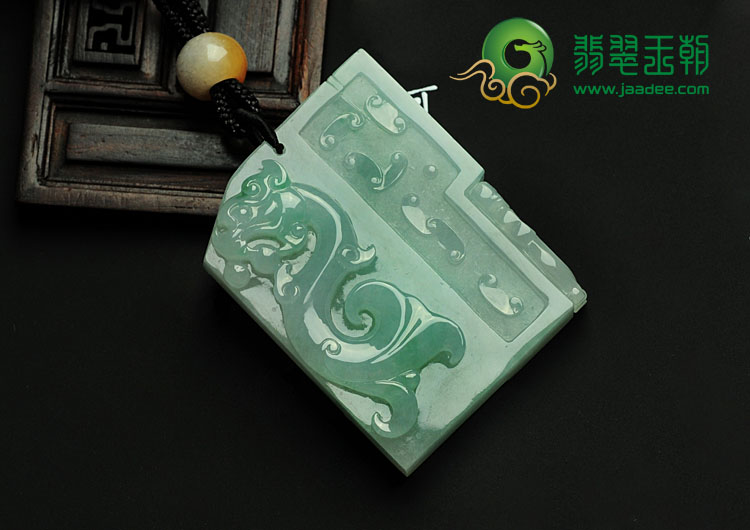 糯冰种晴水缅甸翡翠仿古龙凤挂件