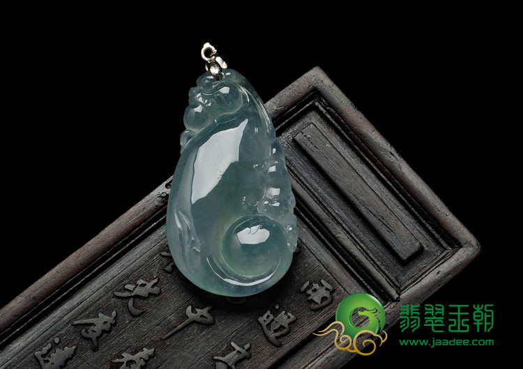 冰种晴水缅甸翡翠龙行如意挂件