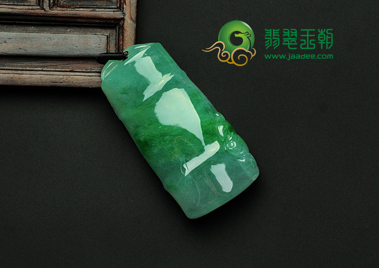 冰种翠色缅甸翡翠节节高挂件