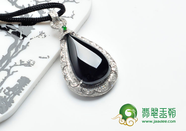 冰种墨翠缅甸翡翠镶白金胸坠（真钻）