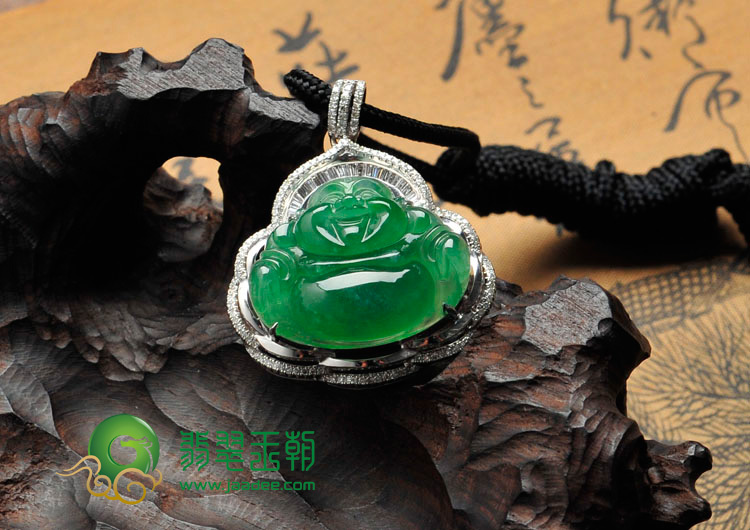 冰种满绿缅甸翡翠镶白金玉佛胸坠（真钻）