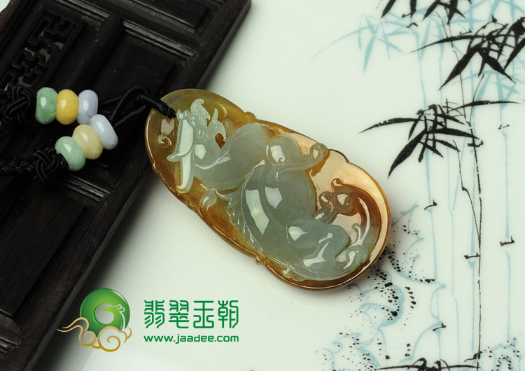 冰种褐黄翡缅甸翡翠飞龙在天挂件