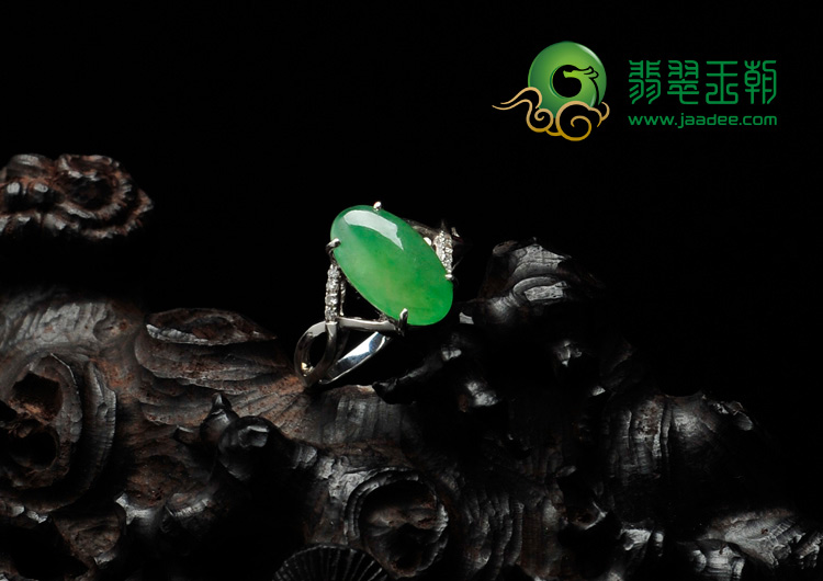 冰种淡绿缅甸翡翠镶白金女戒（真钻）