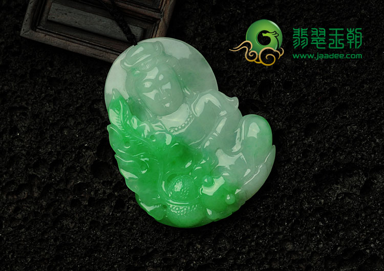 糯冰种翠色缅甸翡翠观音挂件