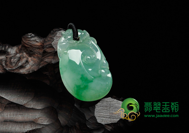 冰种飘翠缅甸翡翠如意寿挂件