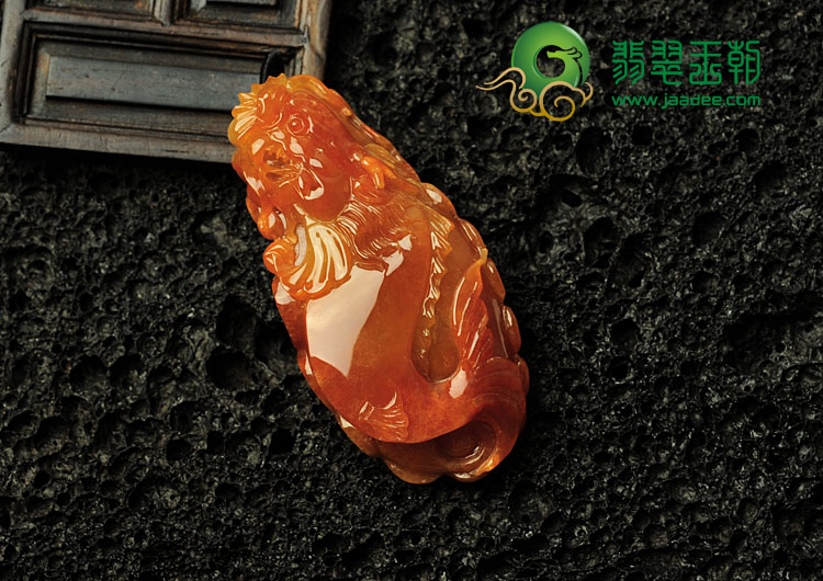 (超值推荐)糯冰种红黄翡缅甸翡翠鱼龙挂件