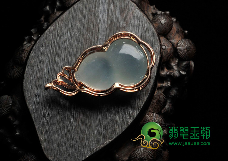 冰种晴水缅甸翡翠镶玫瑰金葫芦胸坠
