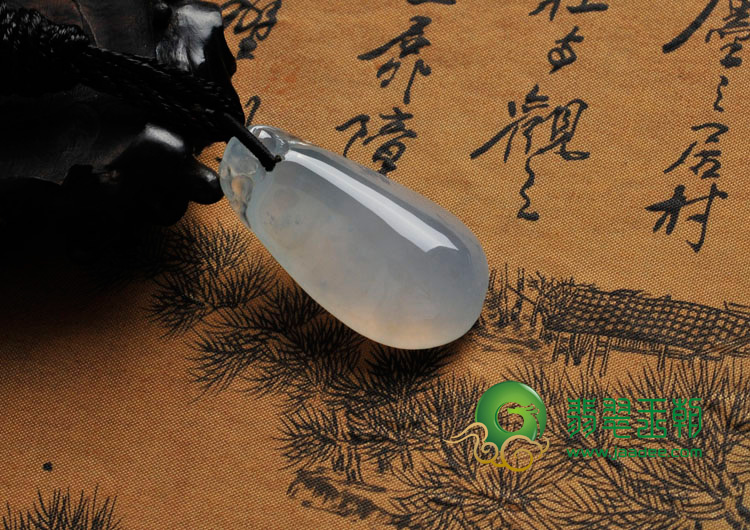 冰种晴水缅甸翡翠福瓜挂件