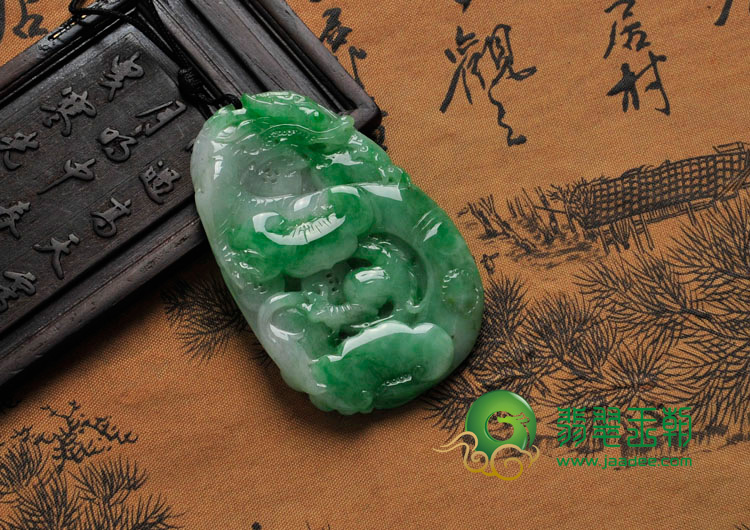 糯冰种阳绿缅甸翡翠龙行如意挂件