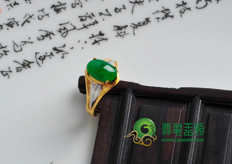 糯冰种正阳绿满绿缅甸翡翠戒面