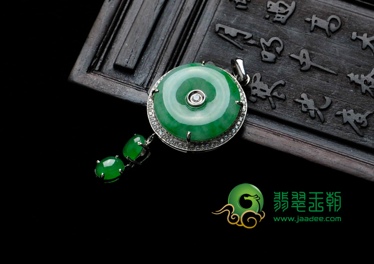 糯冰种阳绿缅甸翡翠包白金平安扣胸坠（真钻）