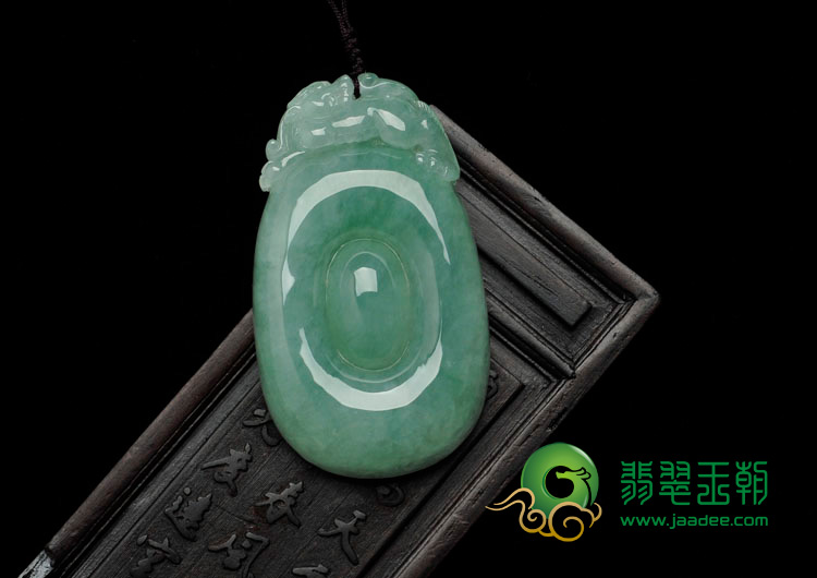糯冰种豆绿缅甸翡翠福在眼前挂件