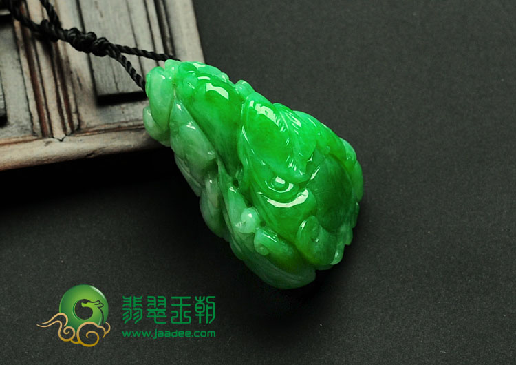 细糯种阳绿满绿缅甸翡翠万事如意挂件
