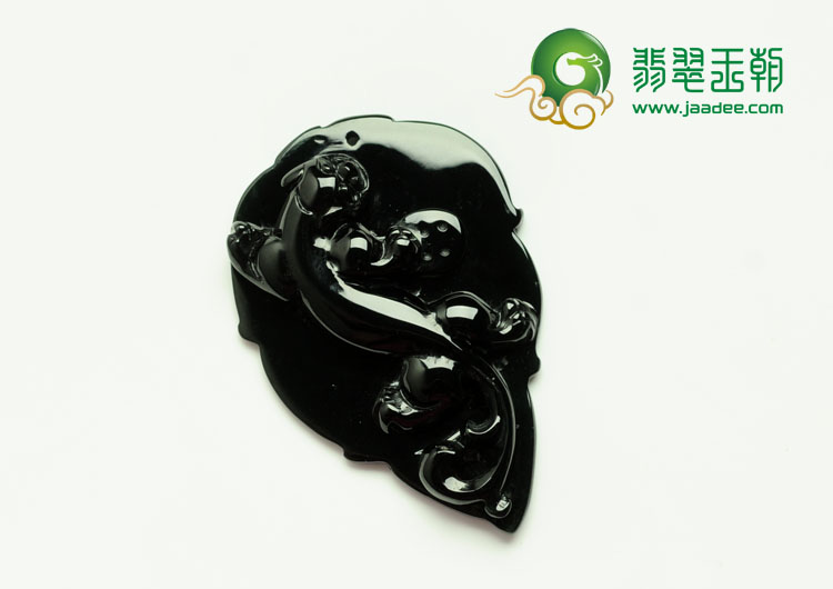 冰玻种墨翠缅甸翡翠螭龙挂件