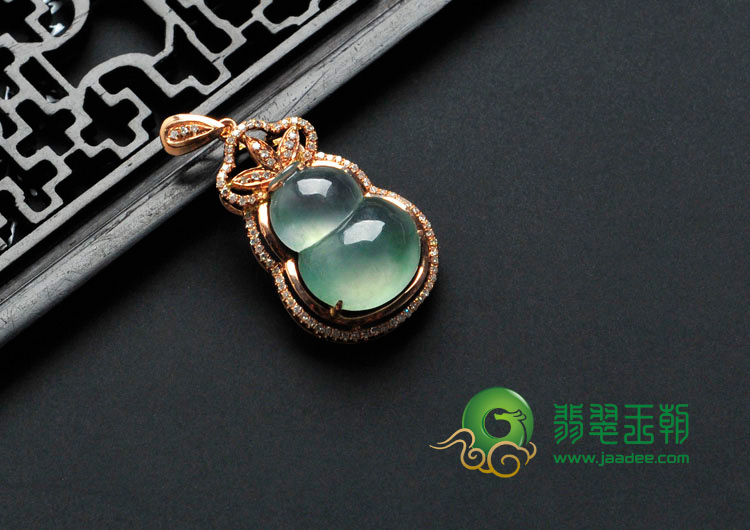 冰玻种飘花缅甸翡翠镶玫瑰金葫芦胸坠（真钻）