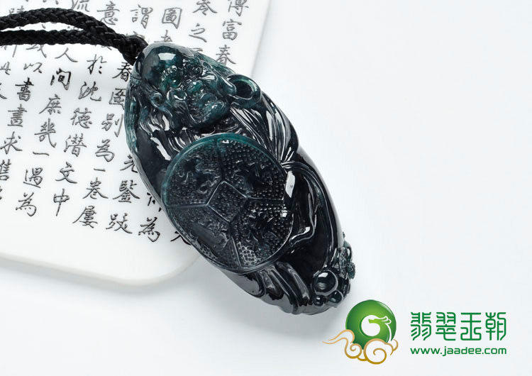 糯冰种油青缅甸翡翠“罗汉送福”挂件