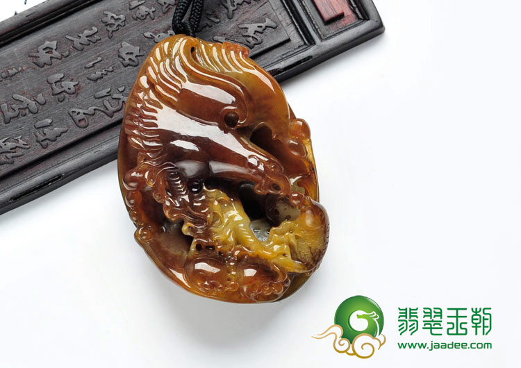 糯冰种褐黄翡缅甸翡翠大展宏图手玩件