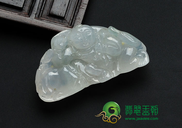 冰种淡晴水缅甸翡翠童子挂件