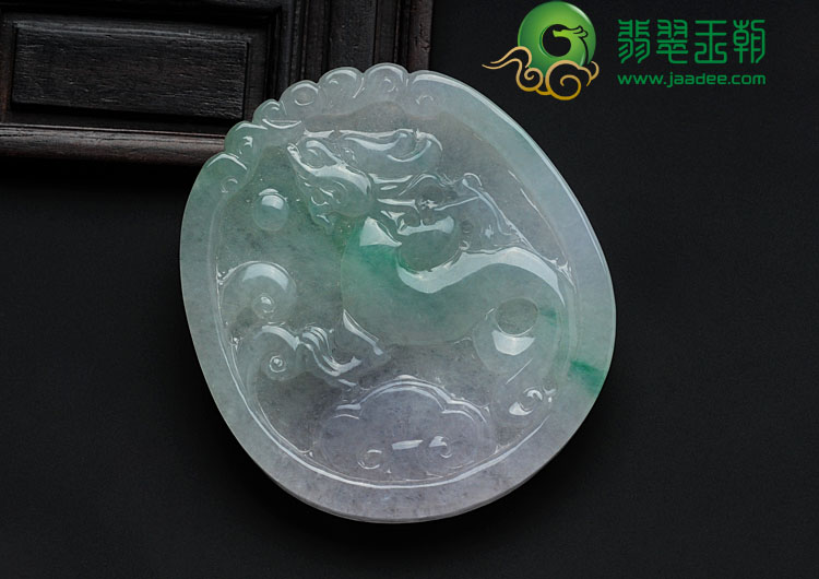糯冰种飘翠缅甸翡翠龙牌挂件