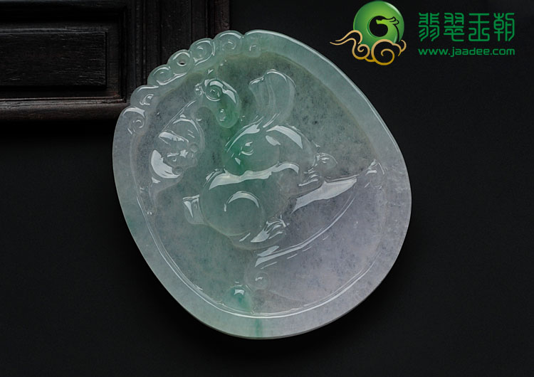 糯冰种飘翠缅甸翡翠玉兔牌挂件
