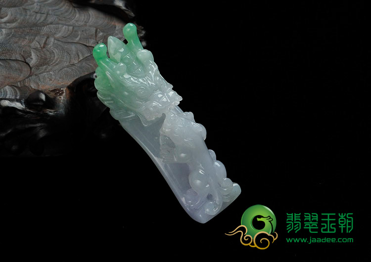 糯冰种春带彩缅甸翡翠龙钩挂件