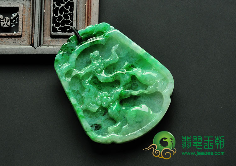 糯冰种飘翠缅甸翡翠喜上眉梢挂件