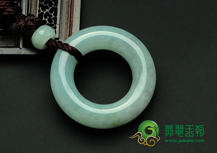 糯冰种晴水缅甸翡翠路路通挂件