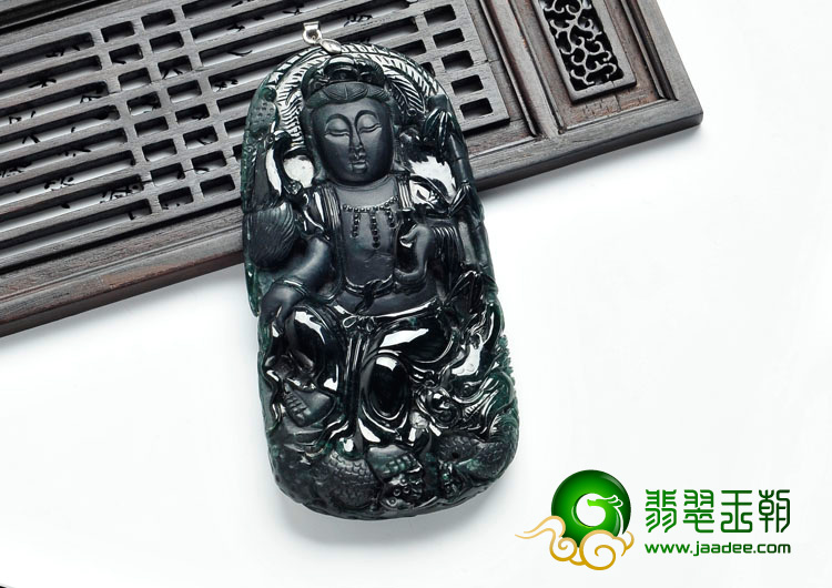 糯冰种墨翠缅甸翡翠龙头观音挂件
