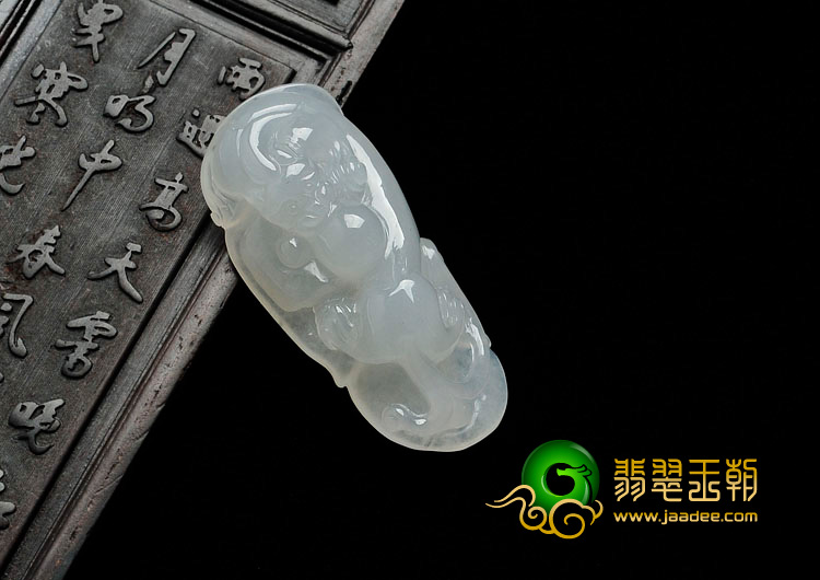 糯冰种缅甸翡翠一夜成龙挂件