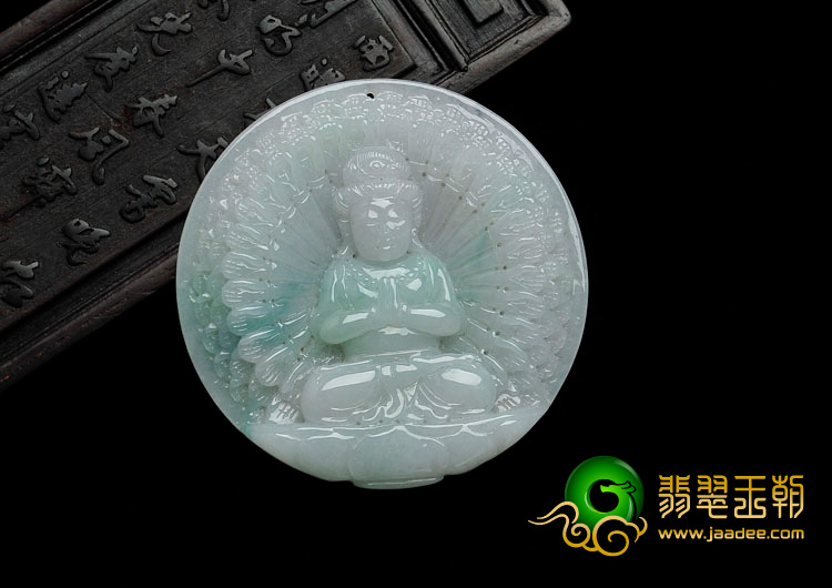 糯冰种淡春带彩缅甸翡翠千手观音挂件