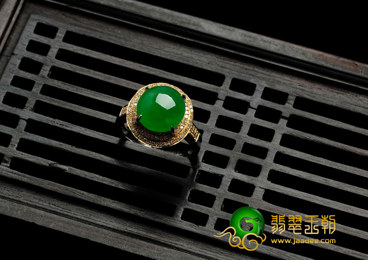 糯冰种阳绿满绿缅甸翡翠镶玫瑰金戒指