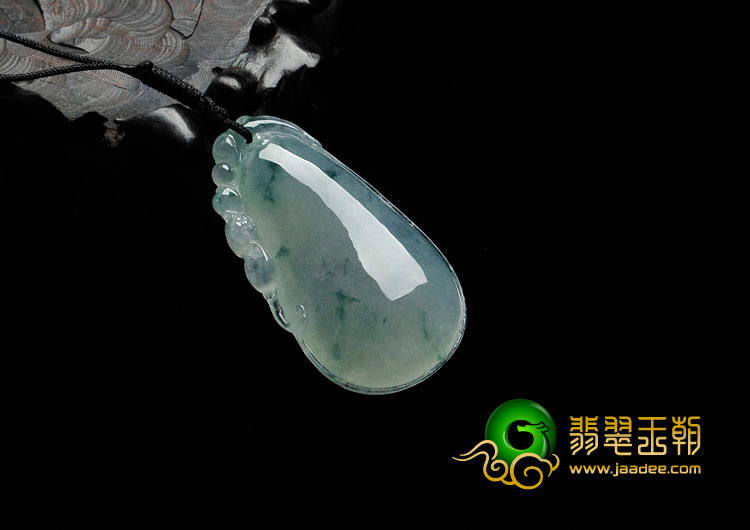 冰种飘花缅甸翡翠福瓜挂件