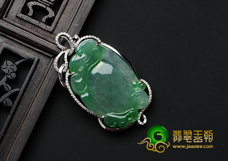 冰种飘翠缅甸翡翠镶9K金如意胸坠（水钻）