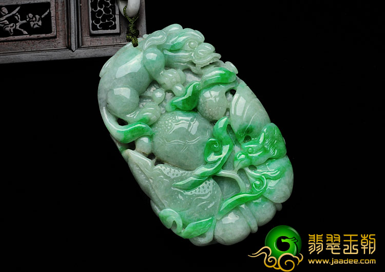 细糯种翠色缅甸翡翠招财进宝手玩件