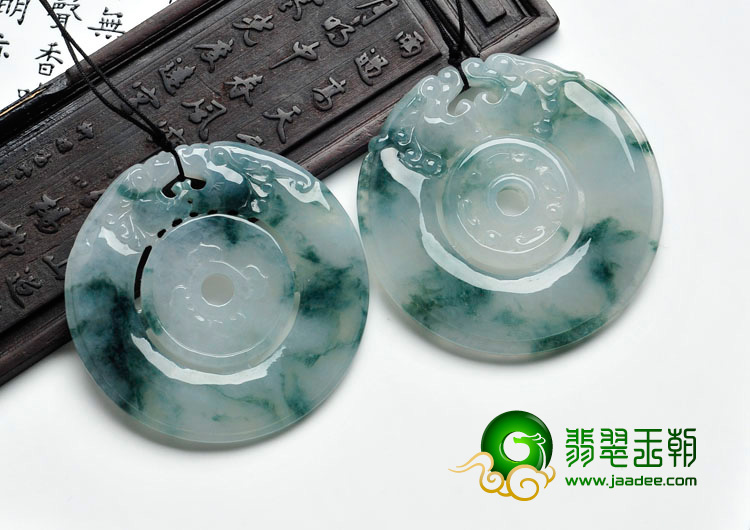 冰种飘花缅甸翡翠双龙戏珠挂件（一对）