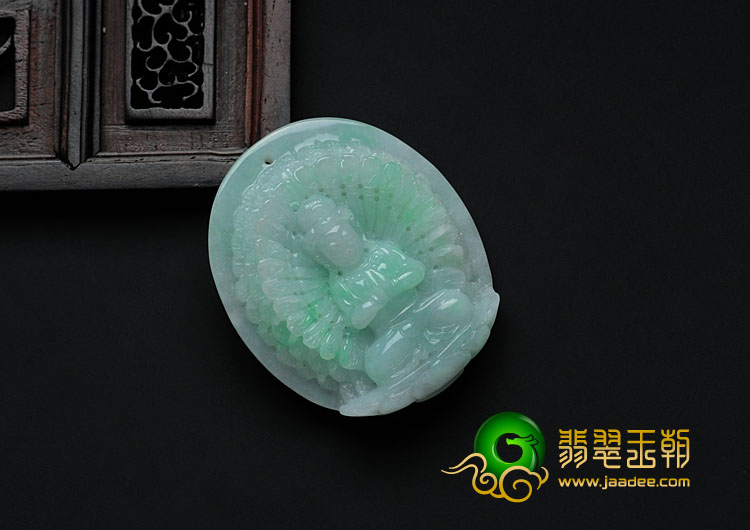 糯冰种豆色缅甸翡翠千手观音挂件