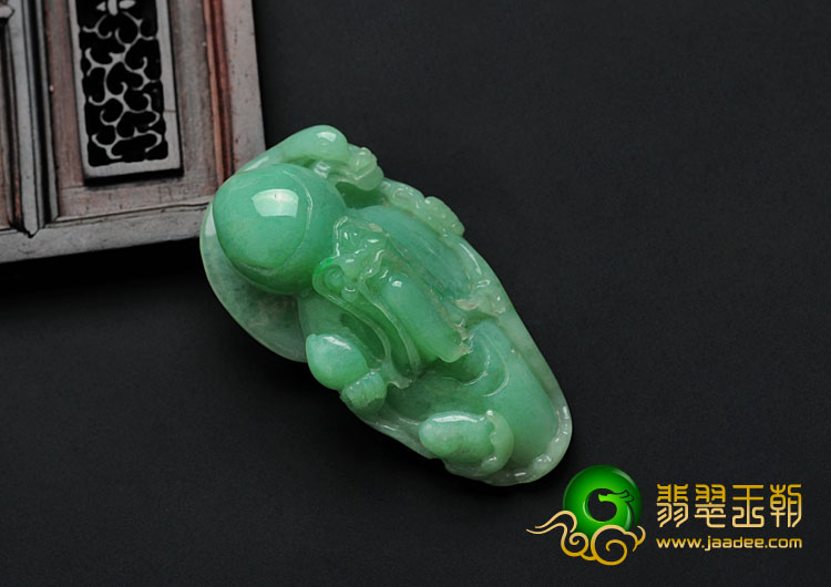 糯冰种豆色缅甸翡翠寿星挂件