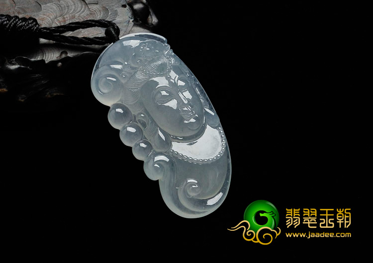 冰玻种淡晴水缅甸翡翠观音头挂件